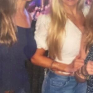 Parker white sexy Eyelet crop top with puffy sleeves 💕